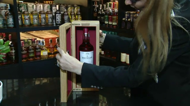 Există viață și după Reghecampf! :) Anamaria Prodan și-a deschis o nouă afacere și vinde o sticlă de alcool cu 150 000 de dolari_5