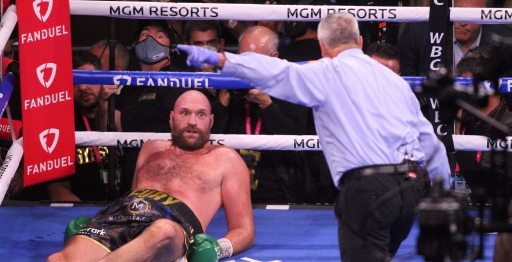 Au cerut un selfie și le-a oferit experiența vieții! Tyson Fury a petrecut cu două femei în timp ce nevasta era acasă_8