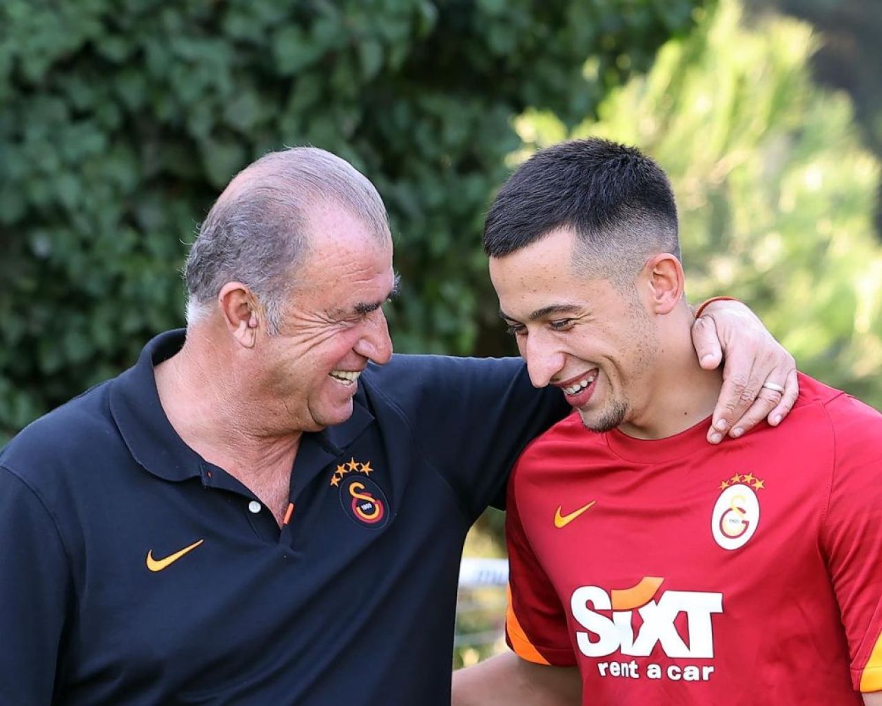 Talisman norocos pentru Olimpiu Moruțan. Cine l-a urmărit din tribune la meciul în care a marcat un gol spectaculos _17