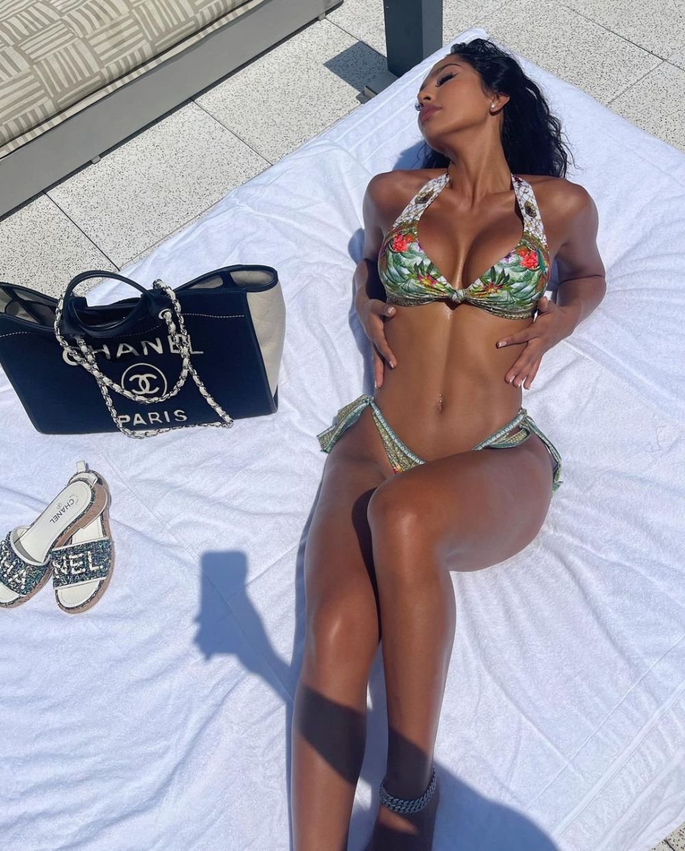 Floyd Mayweather are cu ce să se mândrească. Cum arată iubita celebrului boxer: formele sunt punctul ei forte _2