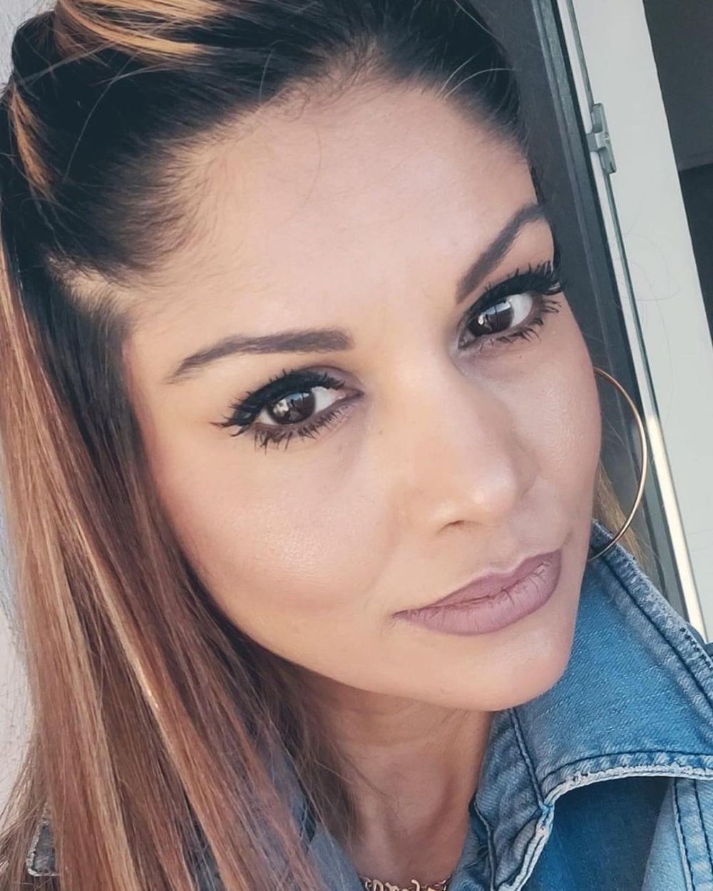 „Toată lumea spune că sunt iubita lui!” Mama unui jucător din Liga 1 întoarce toate privirile în tribune: „Au amuțit toți!”_5