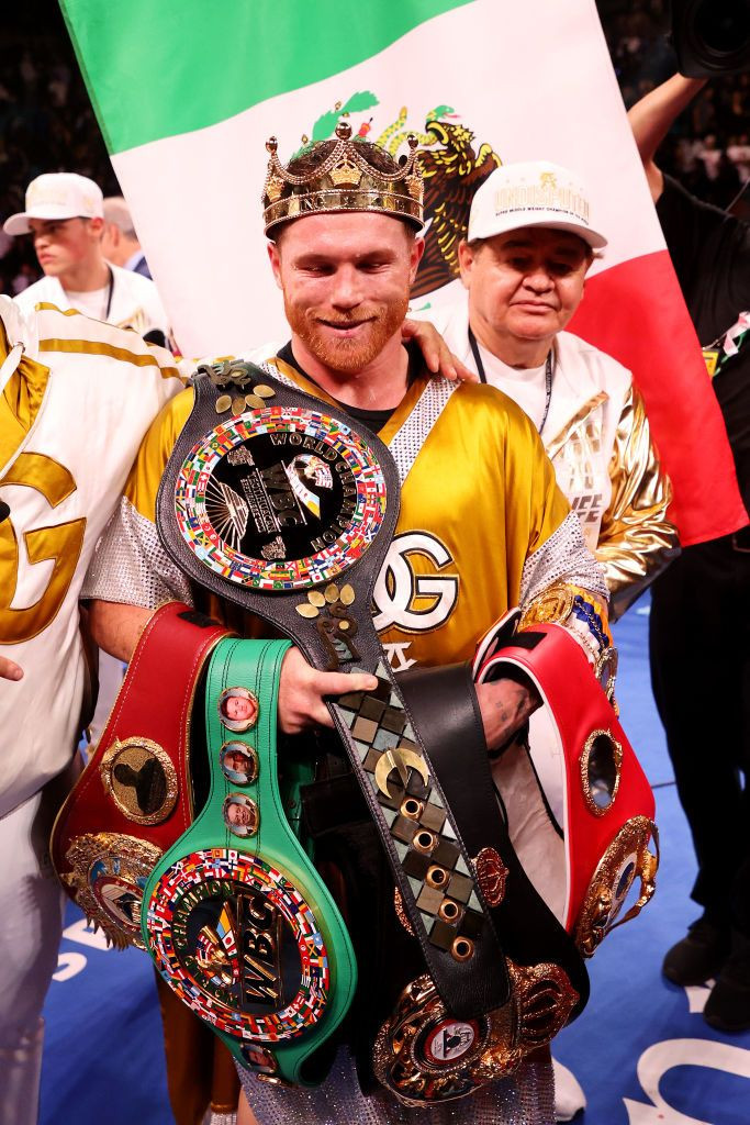 K.O pentru istorie! Saul 'Canelo' Alvarez l-a demolat pe Caleb Plant și a realizat o super-performanță _2