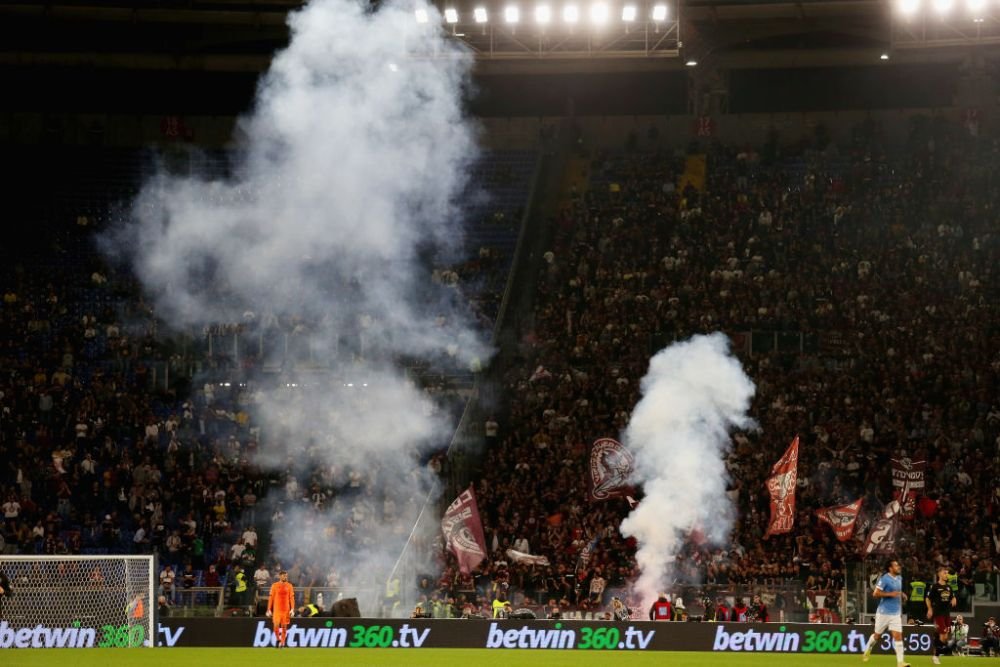 Scandal imens în Italia! Trei fani ar fi fost înjunghiați în afara stadionului Olimpico la întâlnirea dintre Lazio și Salernitana_2