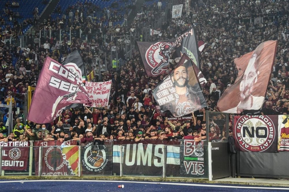 Scandal imens în Italia! Trei fani ar fi fost înjunghiați în afara stadionului Olimpico la întâlnirea dintre Lazio și Salernitana_3