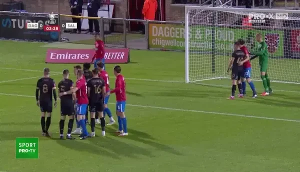 Gol Salford City - minutul-3