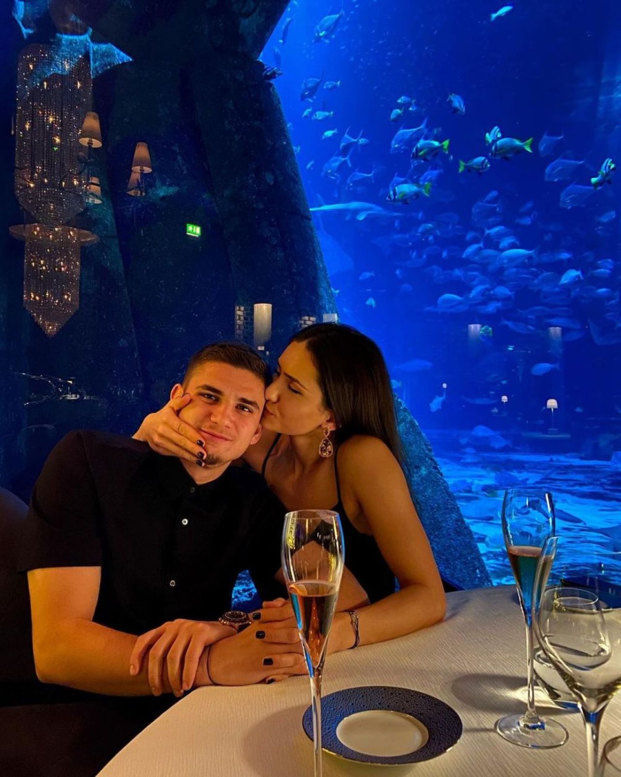 Răzvan Marin a cerut-o de soție pe iubita sa. Românul a pregătit un decor spectaculos pentru fericitul eveniment _16