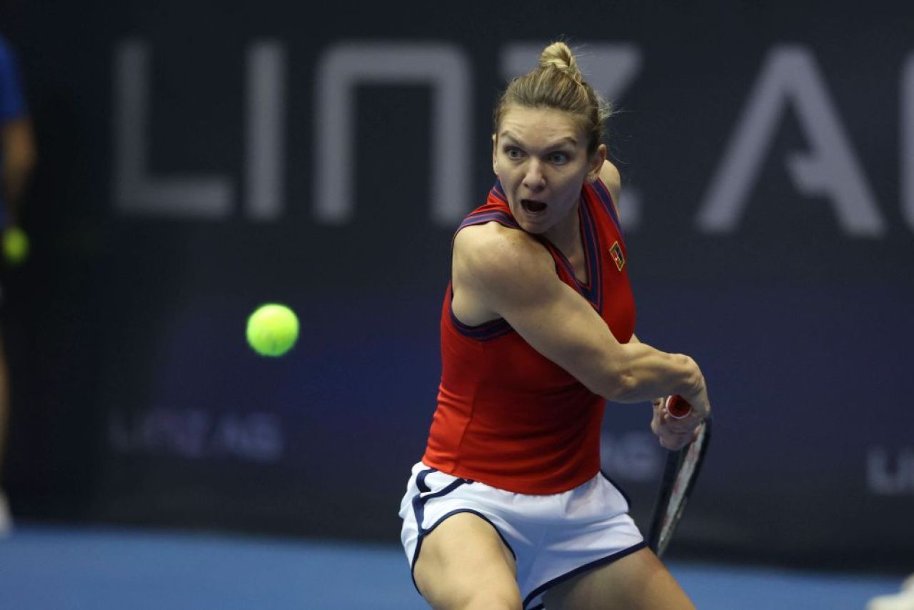 Simona Halep își umilește adversara în setul decisiv și se califică în semifinale! Halep - Paolini 4-6, 7-5, 6-0_1