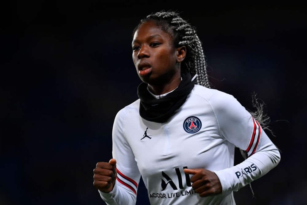 Noi detalii în cazul fotbalistei de la PSG snopită cu ranga de oameni pe care i-ar fi plătit chiar colega ei _9