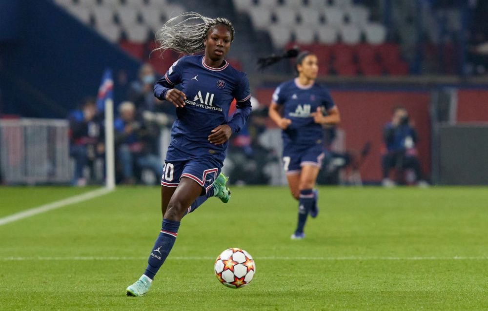 Noi detalii în cazul fotbalistei de la PSG snopită cu ranga de oameni pe care i-ar fi plătit chiar colega ei _10