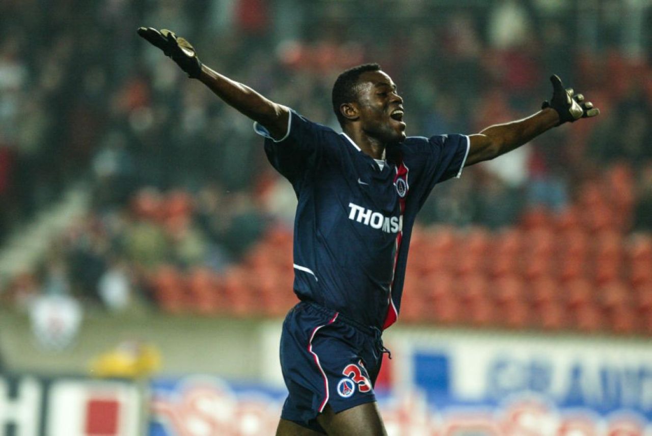 Acum 19 ani, o echipă românească era eliminată de PSG. La noi juca Dan Petrescu, la francezi erau Ronaldinho, doi jucători trecuți prin Liga I și... un Lionel!_1