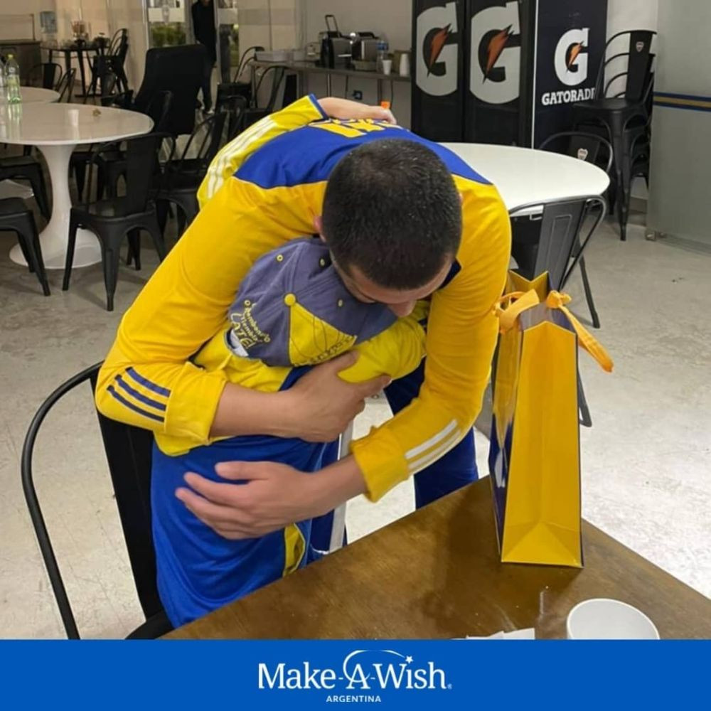 Gestul impresionant pe care Riquelme l-a făcut pentru un copil bolnav. Reacția puștiului e cu adevărat emoționantă_6