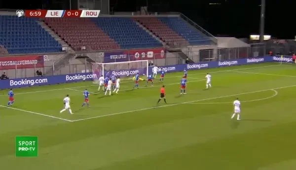 GOOOL Rom&acirc;nia! Stanciu centrează de la colț, Adrian Rus deviază la bara a doua, de unde Dennis Man reia &icirc;n plasă din poziție dificilă