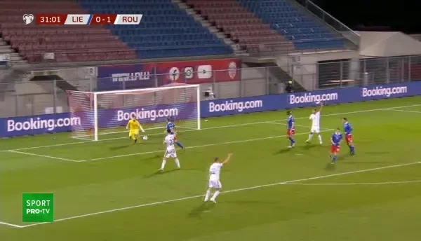 Penalty pentru Rom&acirc;nia, acordat cu ajutorul VAR! Stanciu execută prost și mingea trece pe l&acirc;ngă poartă