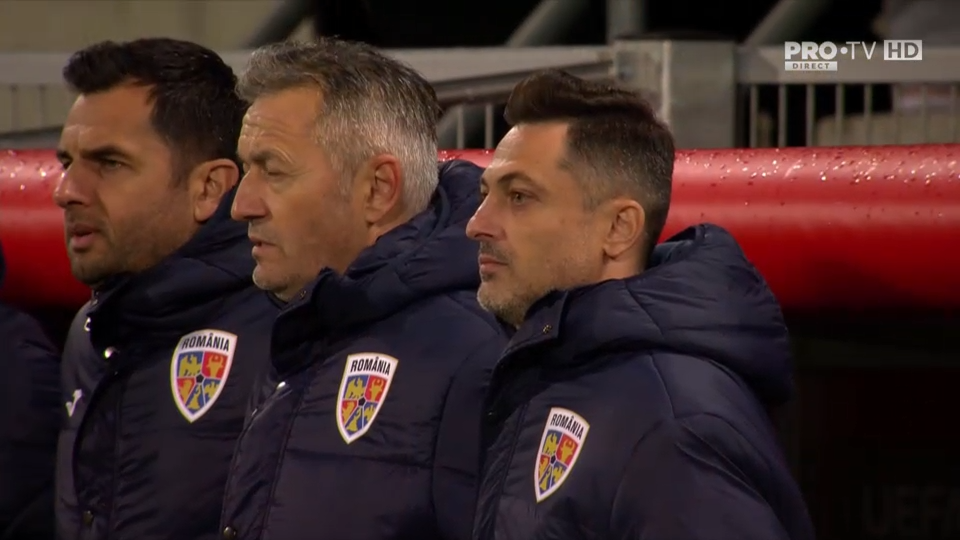 Atmosferă incredibilă pe stadionul din Vaduz. Peste 2000 de români au cântat cu sufletul la gură imnul național _6
