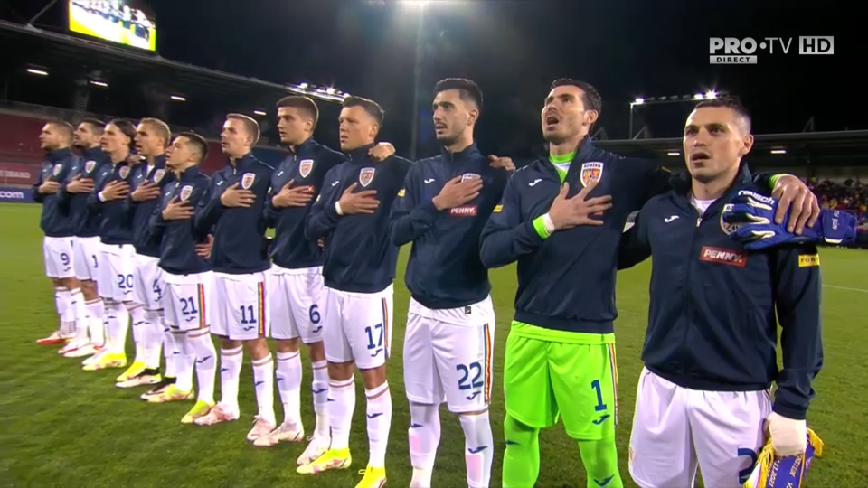 Atmosferă incredibilă pe stadionul din Vaduz. Peste 2000 de români au cântat cu sufletul la gură imnul național _8