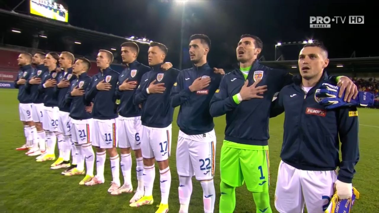 Atmosferă incredibilă pe stadionul din Vaduz. Peste 2000 de români au cântat cu sufletul la gură imnul național _8