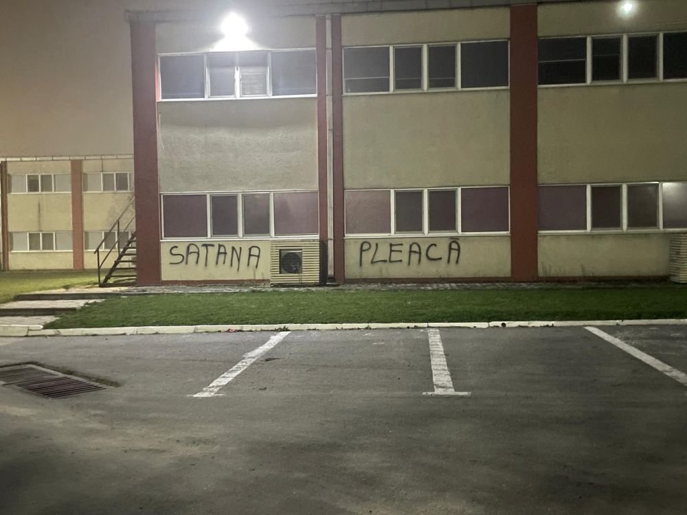 Derapaj incredibil al suporterilor FCSB la adresa lui Becali! Reacție dură a fanilor după demiterea lui Edi Iordănescu_6