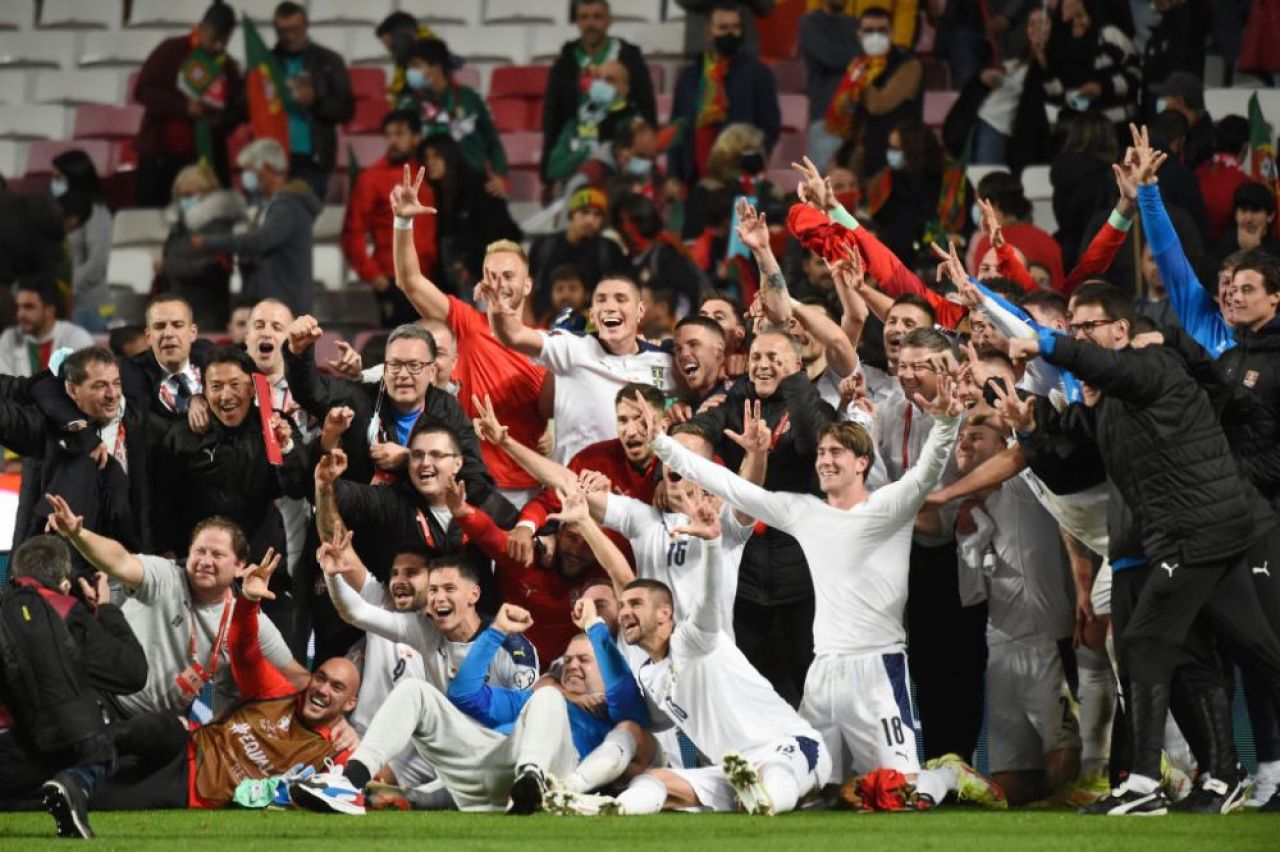 Gest superb făcut de jucătorii sârbi după calificarea la Mondial! Ce au făcut cu banii primiți din partea guvernului_5