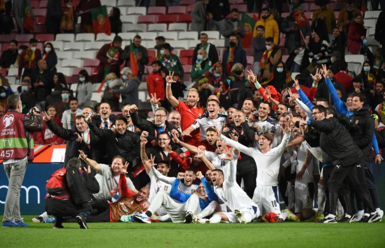 Gest superb făcut de jucătorii sârbi după calificarea la Mondial! Ce au făcut cu banii primiți din partea guvernului_12