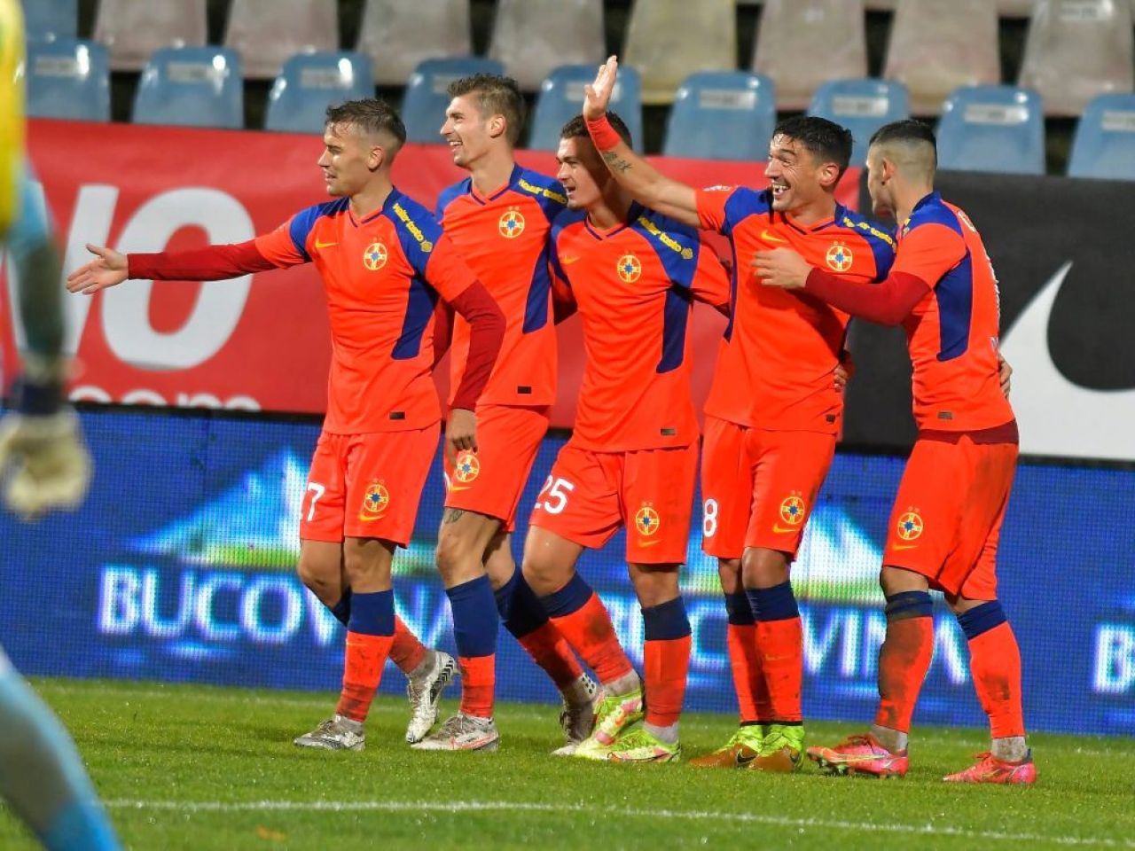 Ei sunt jucătorii care l-au „trădat” pe Becali! Câți fotbaliști de la FCSB s-au vaccinat_5