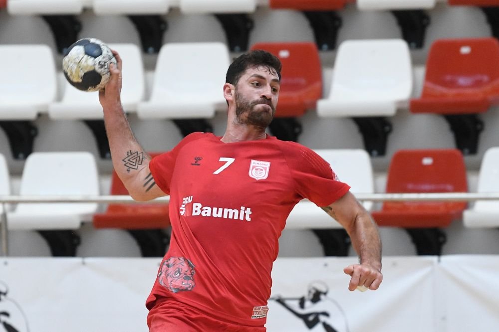 Eșec usturător pentru Dinamo &icirc;n Liga Campionilor, 30-37 cu Flensburg. Elevii lui Pascual, pe ultimul loc &icirc;n Grupa B