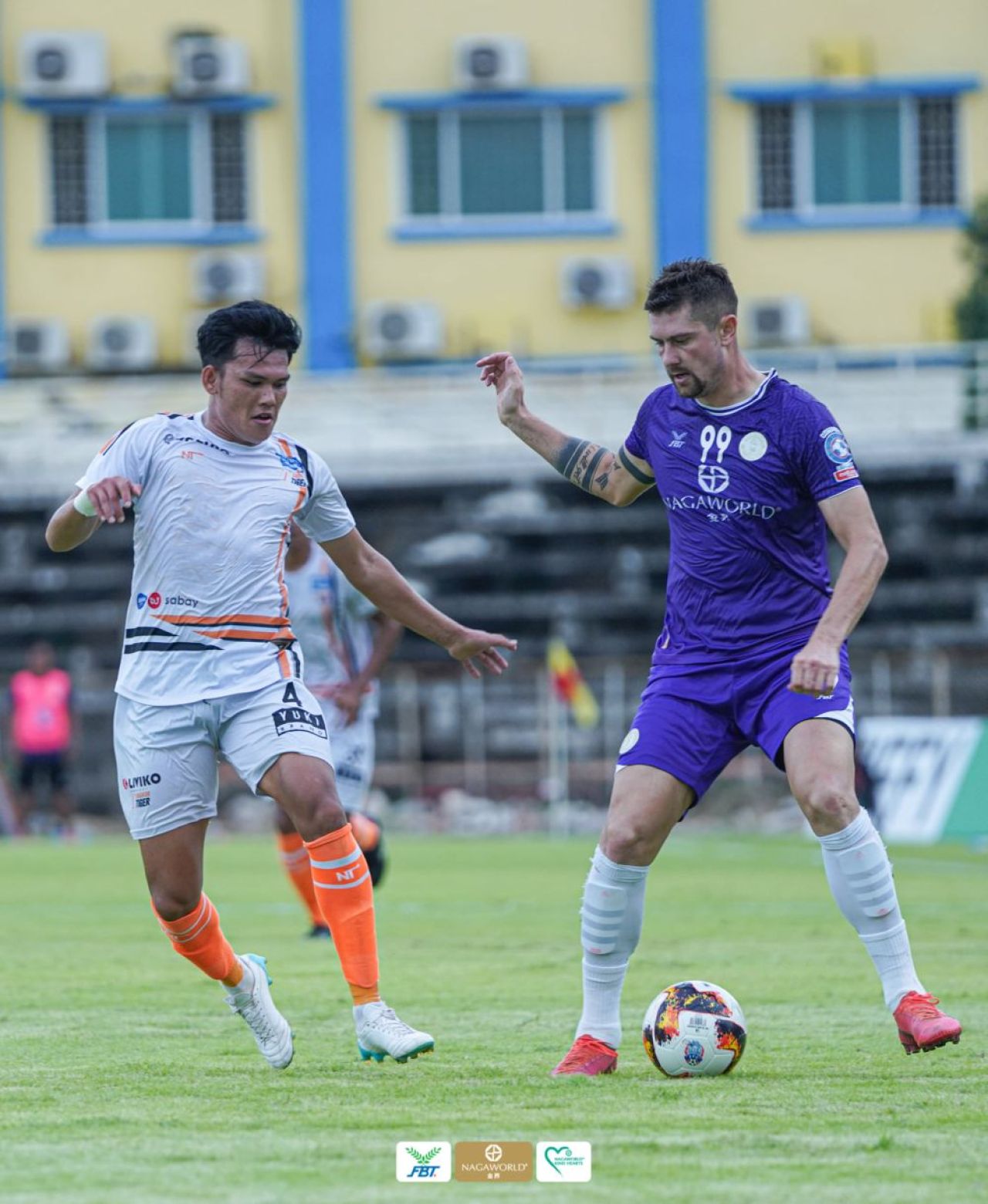 Un fotbalist cu cetățenie română înscrie pe bandă rulantă în... Cambodgia! A jucat în nouă țări, dar niciodată în România_3