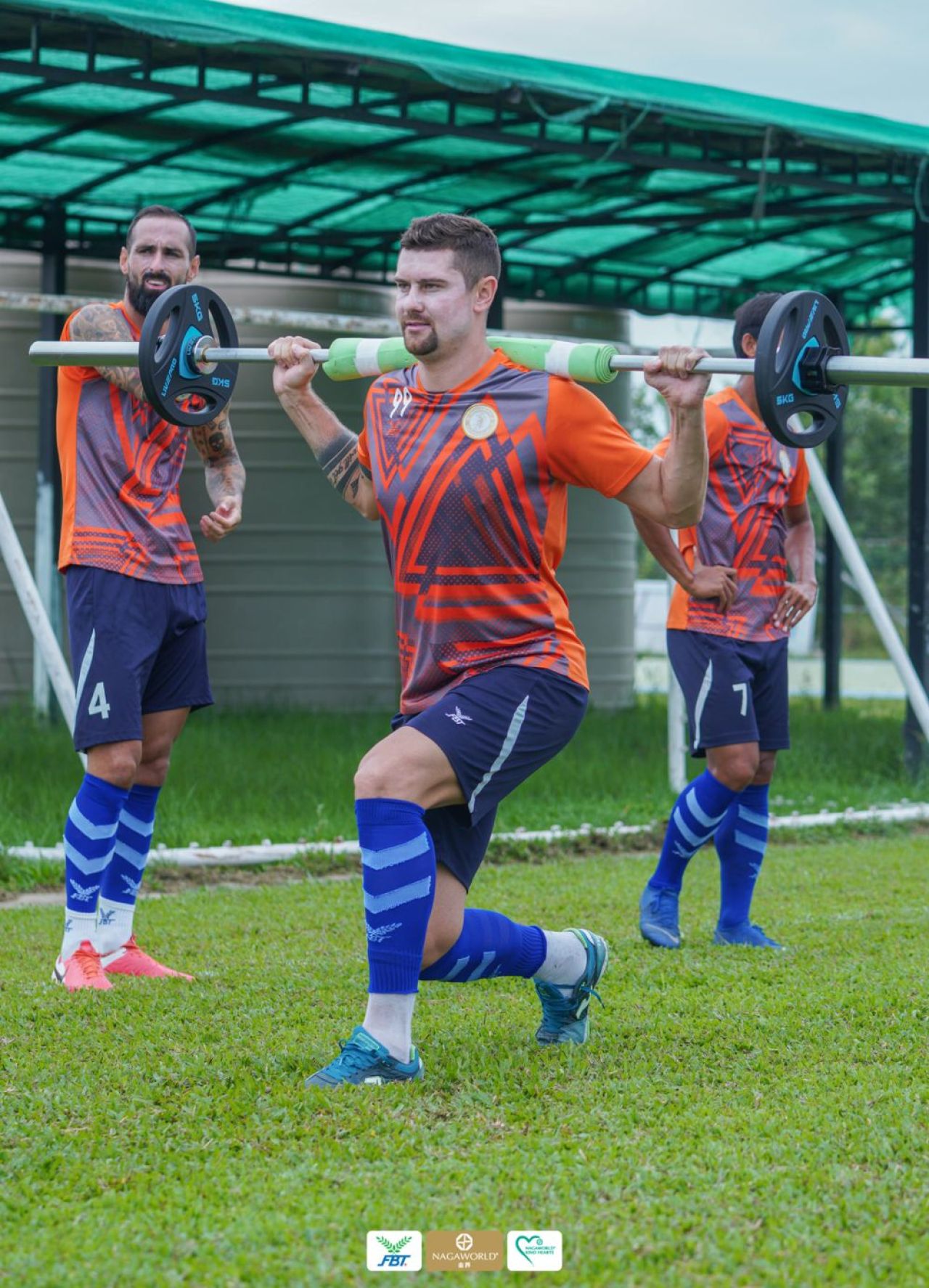 Un fotbalist cu cetățenie română înscrie pe bandă rulantă în... Cambodgia! A jucat în nouă țări, dar niciodată în România_9