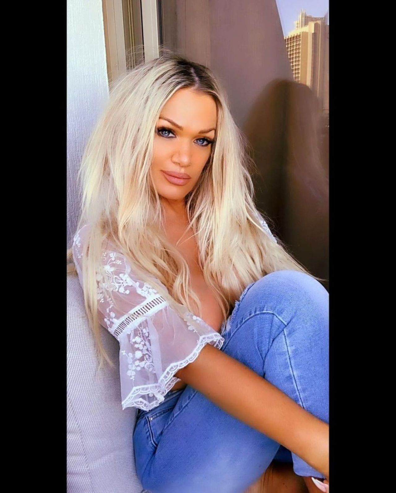 Ea este cea mai sexy bunică din lume. Incredibil ce vârstă are și care sunt secretele frumuseții ei_4