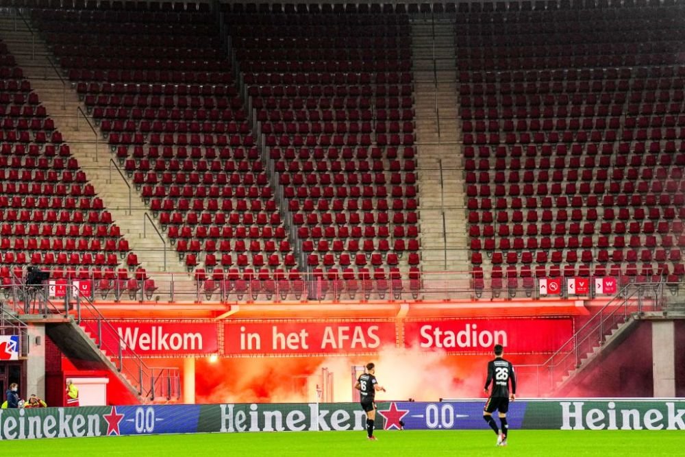 Scene incredibile în Olanda! Ultrașii au intrat în stadion la meciul lui Alkmaar, după ce stadioanele s-au închis din cauza COVID-19 _2