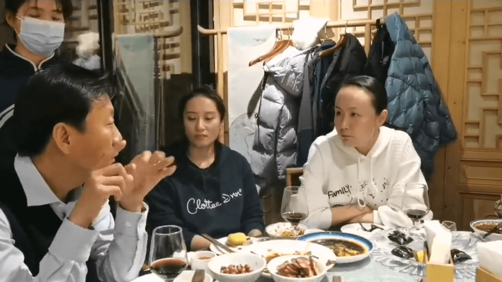 Primele imagini cu Shuai Peng de după dispariție: presa de stat chineză asigură că jucătoarea va ieși &icirc;n public cur&acirc;nd