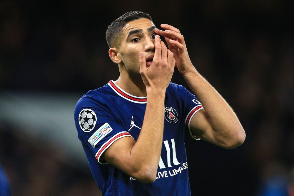 Fază inedită &icirc;n Manchester City - PSG! Jucătorul a fost nevoit să-și pună lentilele de contact &icirc;n timpul jocului