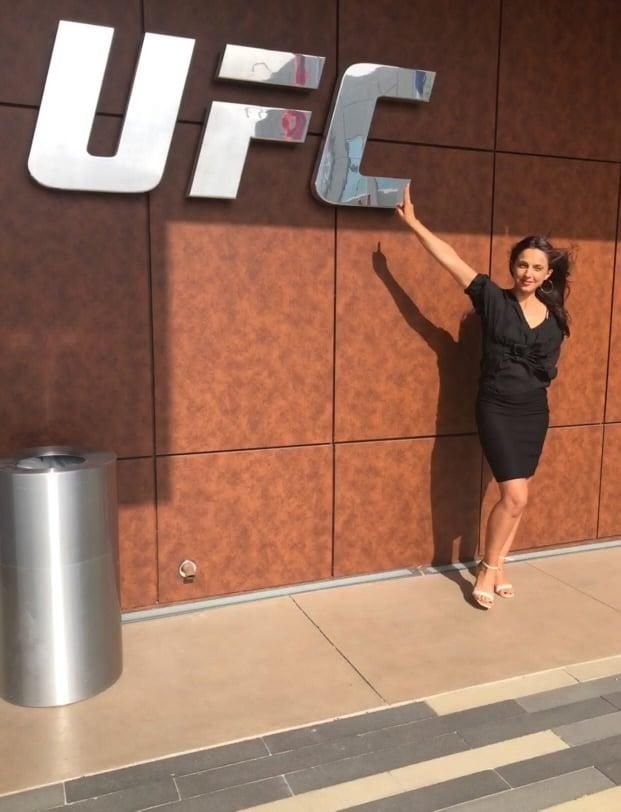 Simona Marian e românca alături de președintele UFC, Dana White. Galele sunt LIVE pe Pro X și VOYO_2