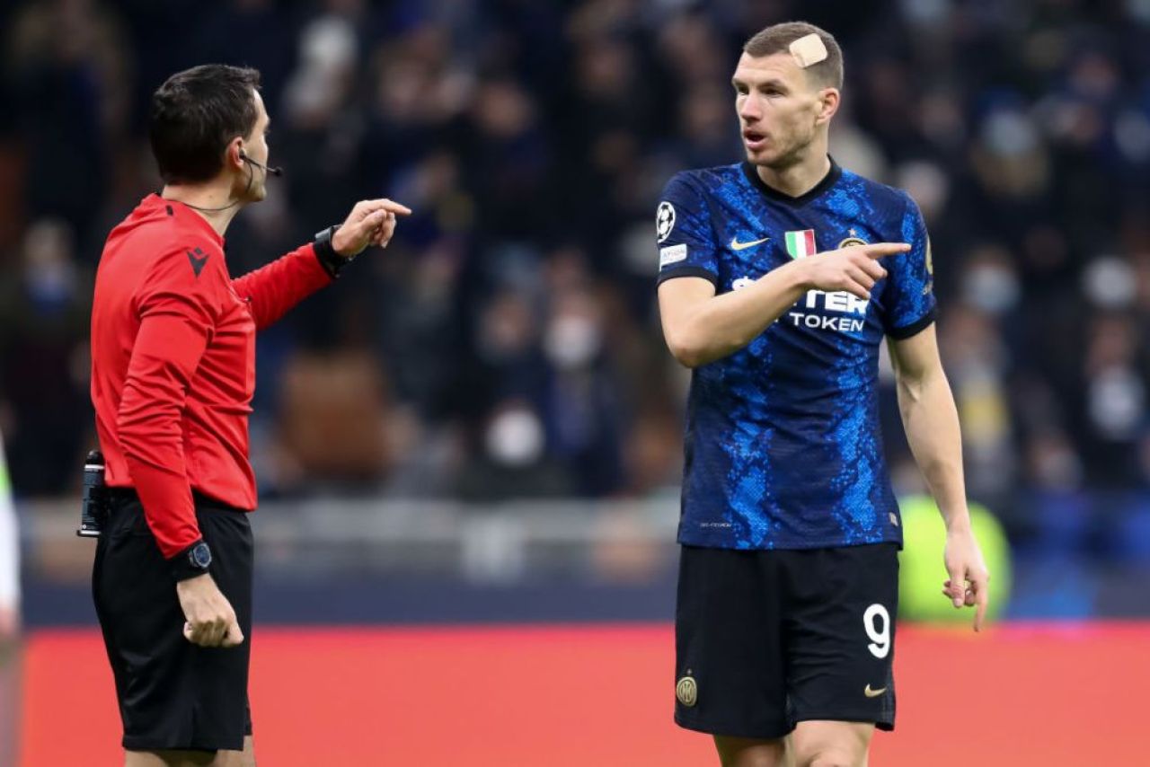 Ovidiu Hațegan, centrul furiei italienilor în meciul cu Shakhtar! I-a enervat pe fani după ce a anulat două goluri pentru Inter_1