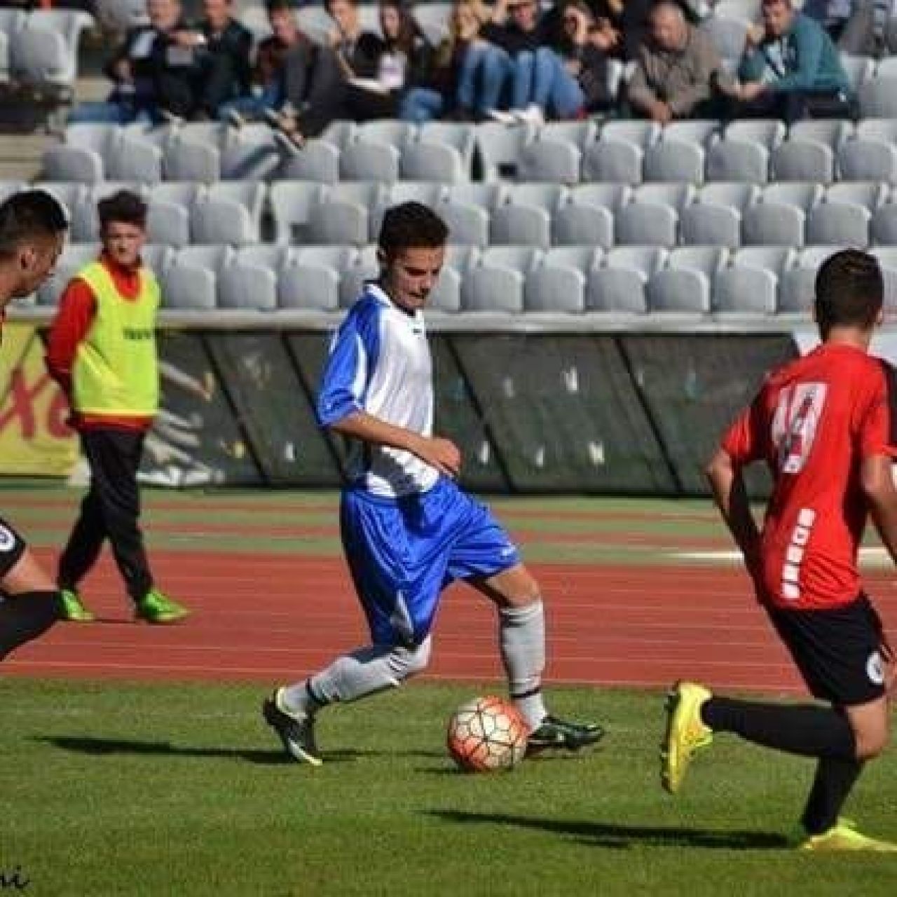 Fotbalist, adjectiv! Un jucător talentat a renunțat la fotbal ca să se facă polițist_2