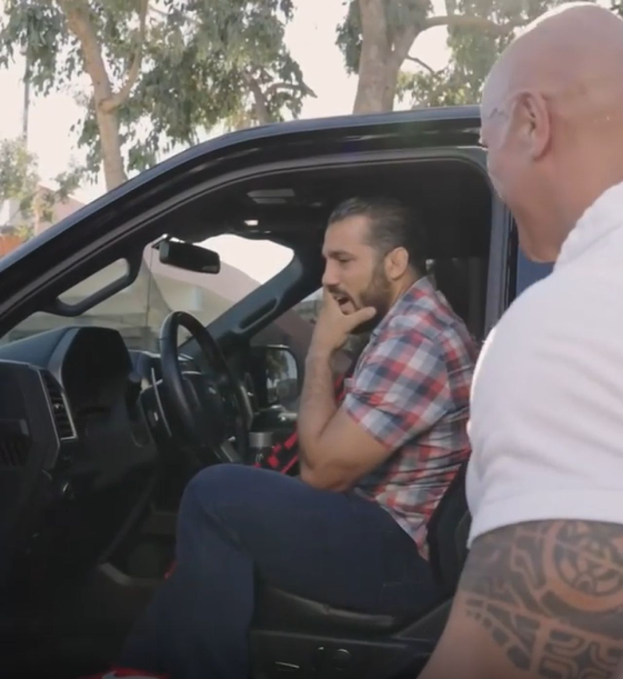 Gestul impresionant făcut de Dwayne Johnson pentru un veteran de război. I-a făcut un cadou impresionant de sărbători_2