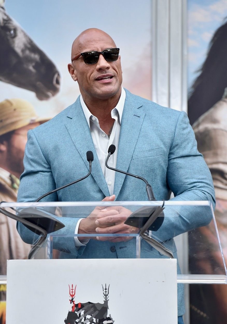 Gestul impresionant făcut de Dwayne Johnson pentru un veteran de război. I-a făcut un cadou impresionant de sărbători_10