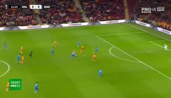 Minutul 12: GOOOL Galatasaray! Cicâldău înscrie în urma unei gafe în defensiva lui Marseille. Mijlocașul român intră în careu, trage pe jos și trimite în plasă.