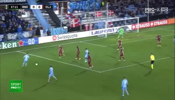 Kamara profită de greșeala lui Camora și deschide scorul.