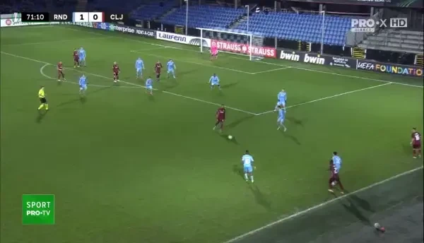 Deac restabilește egalitatea cu o lovitură de cap superbă!