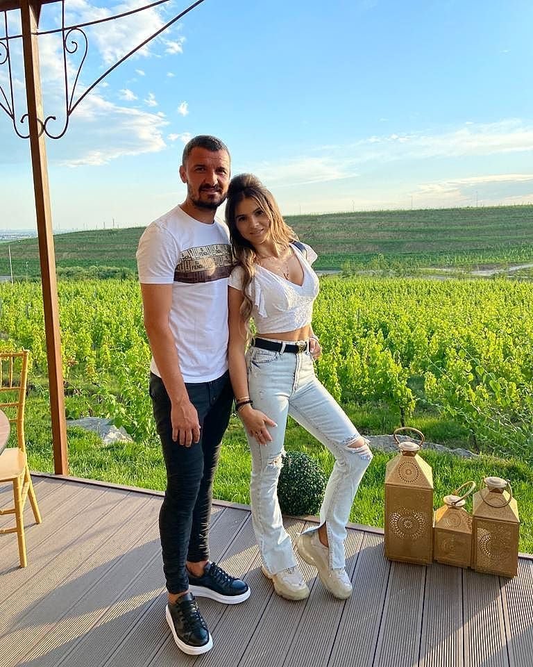 Constantin Budescu are o familie superbă. Cât de bine arată soția fotbalistului de la FCSB _5