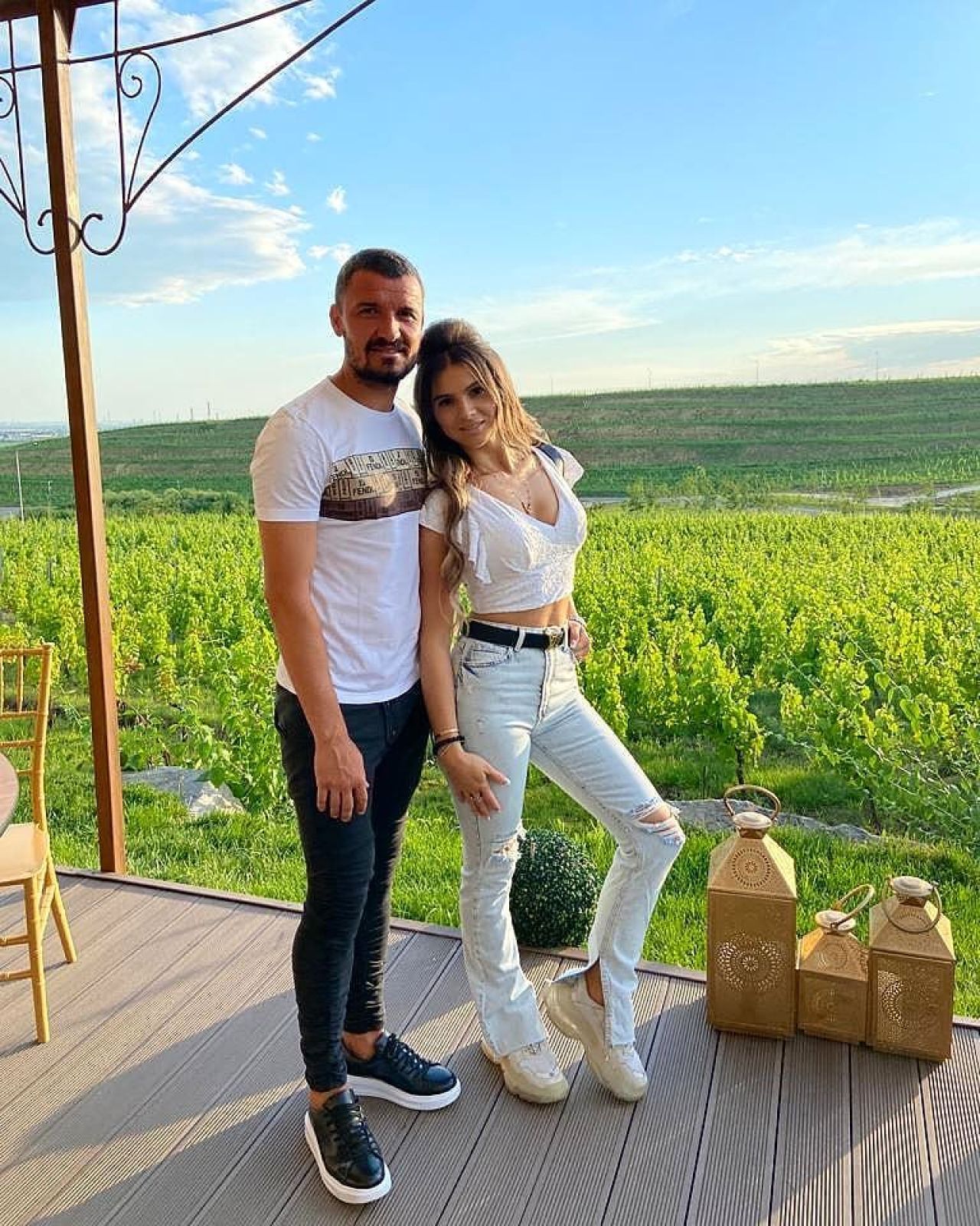 Constantin Budescu are o familie superbă. Cât de bine arată soția fotbalistului de la FCSB _5