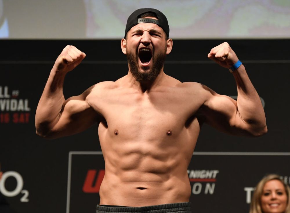 Singurul român din UFC, antrenamente spartane în sala de forță_1