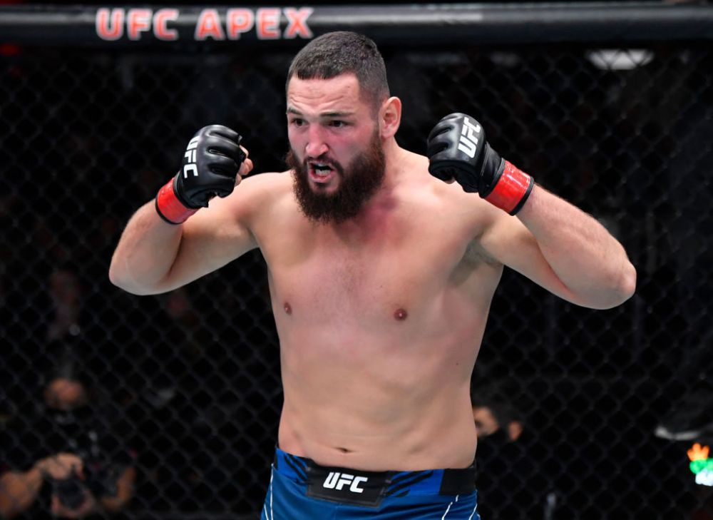 Singurul român din UFC, antrenamente spartane în sala de forță_4