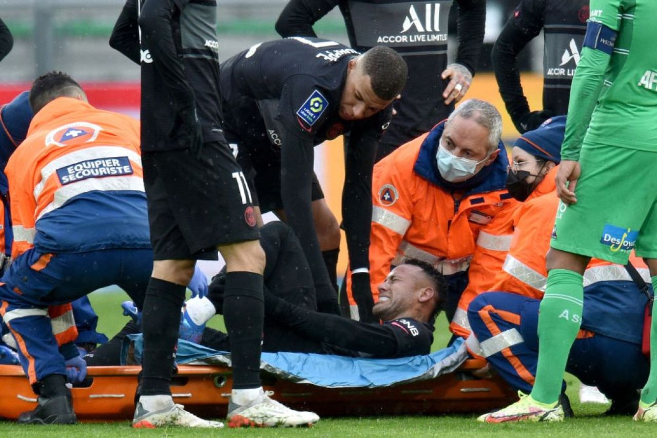 Accidentare horror pentru Neymar! Brazilianul poate fi OUT pentru o perioadă lungă! Reacția jucătorului + Mesajul lui Pele _15