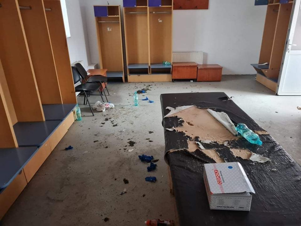 Imagini incredibile! Jucătorii de la CSA Steaua au devastat vestiarul Politehnicii Timișoara_1