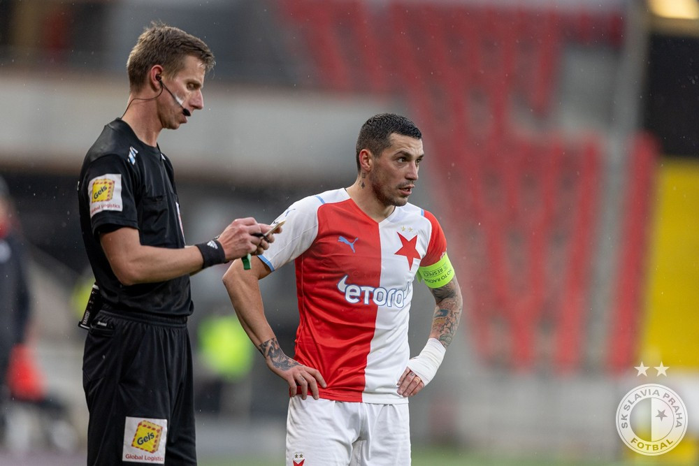 Golurile din lovitură liberă, specialitatea casei pentru Stanciu! &Icirc;ncă o reușită după o super-execuție pentu mijlocașul rom&acirc;n