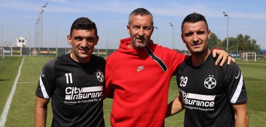 Aduși special pentru a se bate la titlu cu CFR, vor să plece în iarnă! Budescu și Keșeru sunt nemulțumiți la FCSB