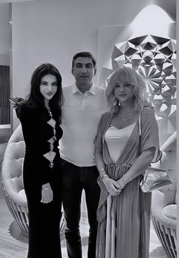 Soția lui Victor Pițurcă, apariție rară alături de antrenor și viitoarea noră. Cât de bine arată la 61 de ani_2