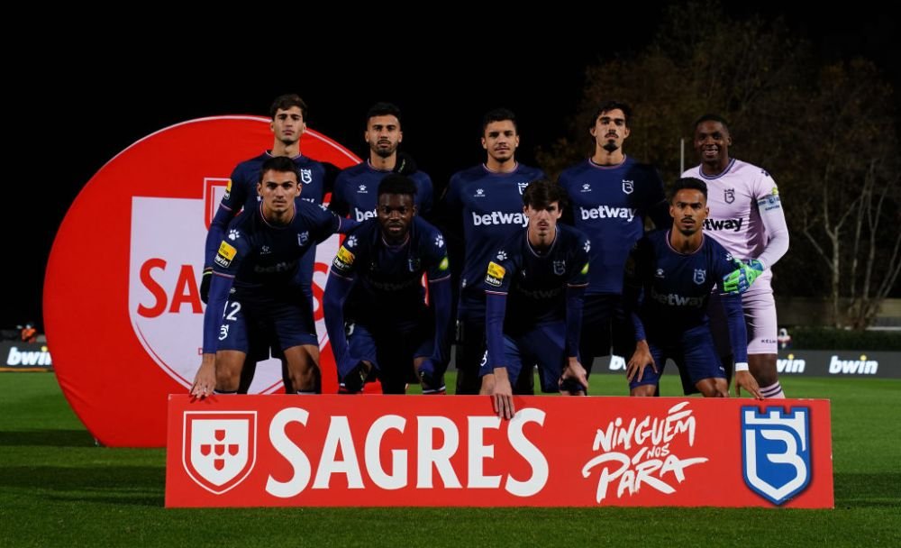 Criză majoră la Belenenses: 13 jucători, infectați cu varianta nouă COVID-19, Omicron. Au jucat &icirc;n 9 oameni cu Benfica