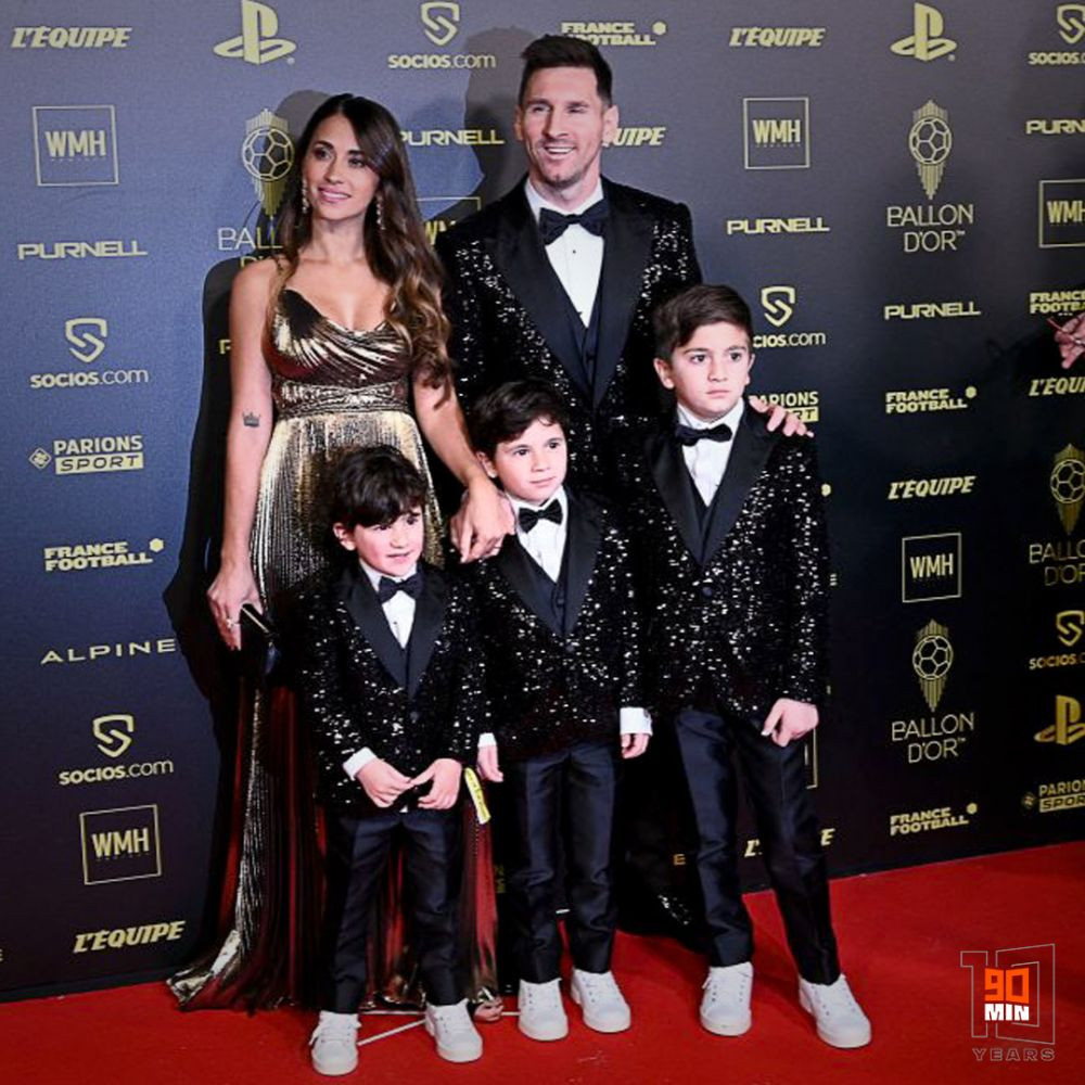 Ce apariție! Lionel Messi a strălucit la gala decernării Balonului de Aur! Antonela și cei trei copii, alături de el